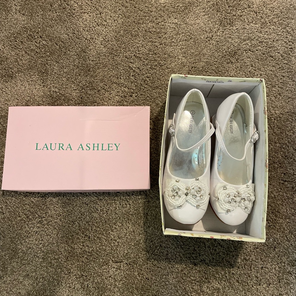 Laura Ashley Little Girl Mary Jane’s Sz 2